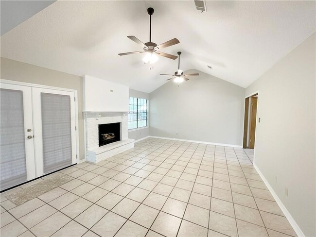 Building Photo - 101 Herwig Bluff Rd