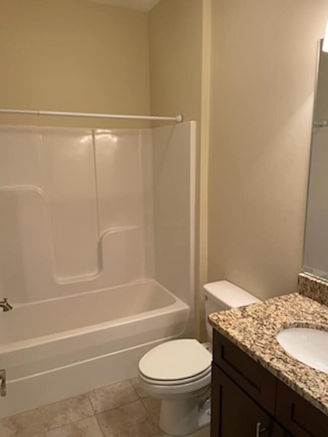 Building Photo - GORGEOUS TOWNHOME