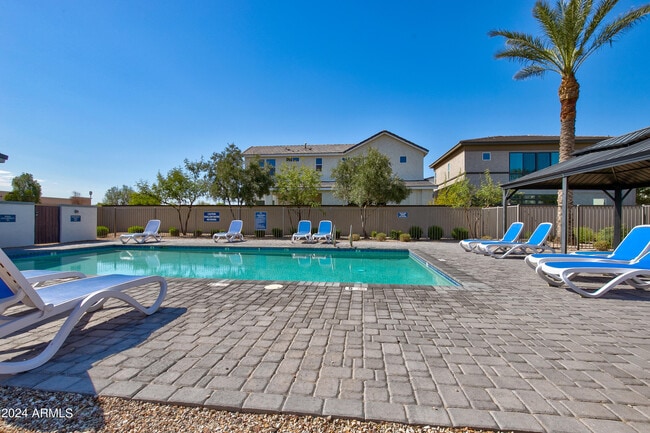 Building Photo - 15717 W Polk St