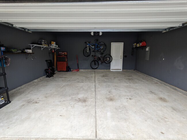 Building Photo - 108 Jersey Ln