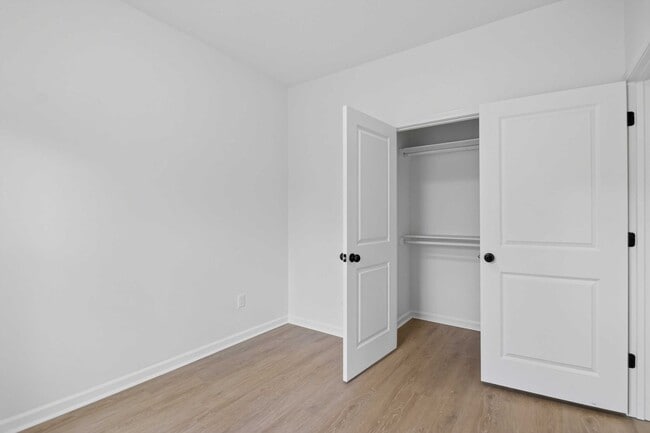 Building Photo - 2005-2007 Scotty Ct