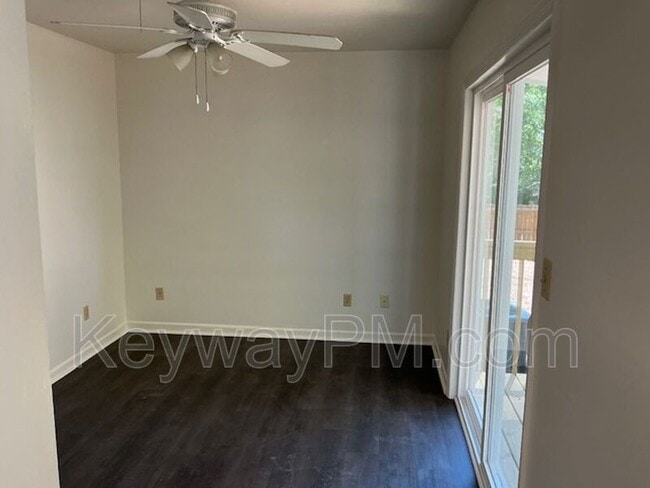 Building Photo - 3204 N Wimbledon Dr