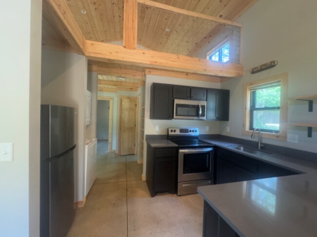 Building Photo - 35 Tiny Time Ln