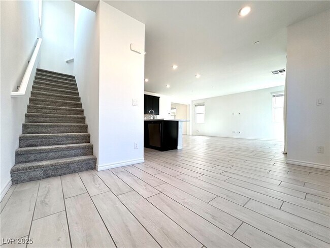 Building Photo - 839 Nova Heights St