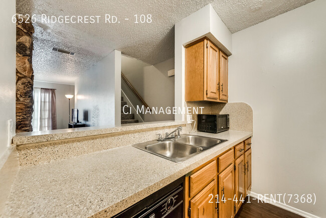 Building Photo - Prime location apartment!!