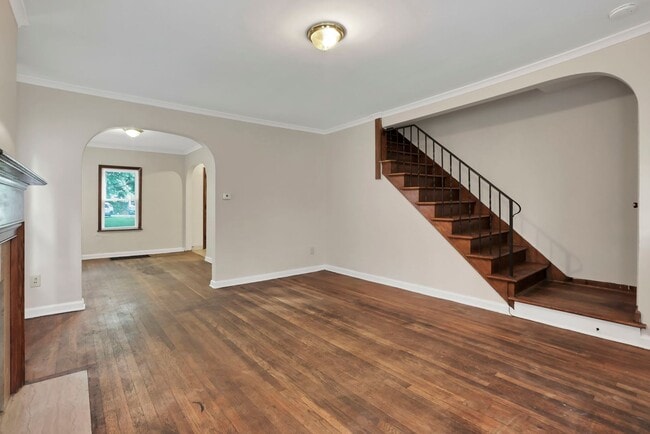 Building Photo - 47-53-53 S Burgess Ave