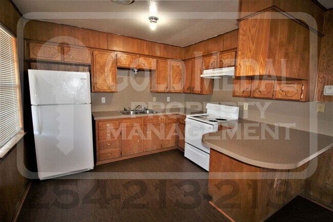 Building Photo - 806 Pecan Cir