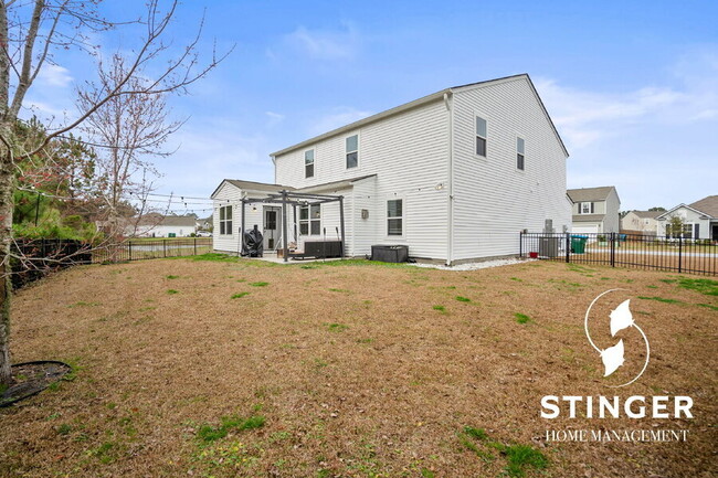 Building Photo - 5 Bedroom / 2.5 Bathroom Home For Rent in ...