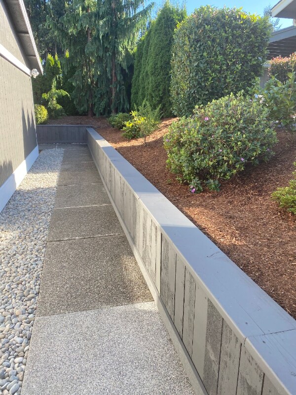 Building Photo - 844 Phoenix St NE