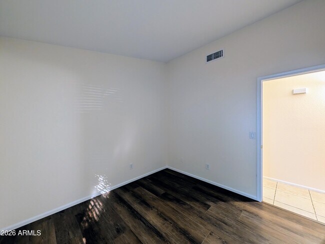 Building Photo - 11134 W Windsor Ave