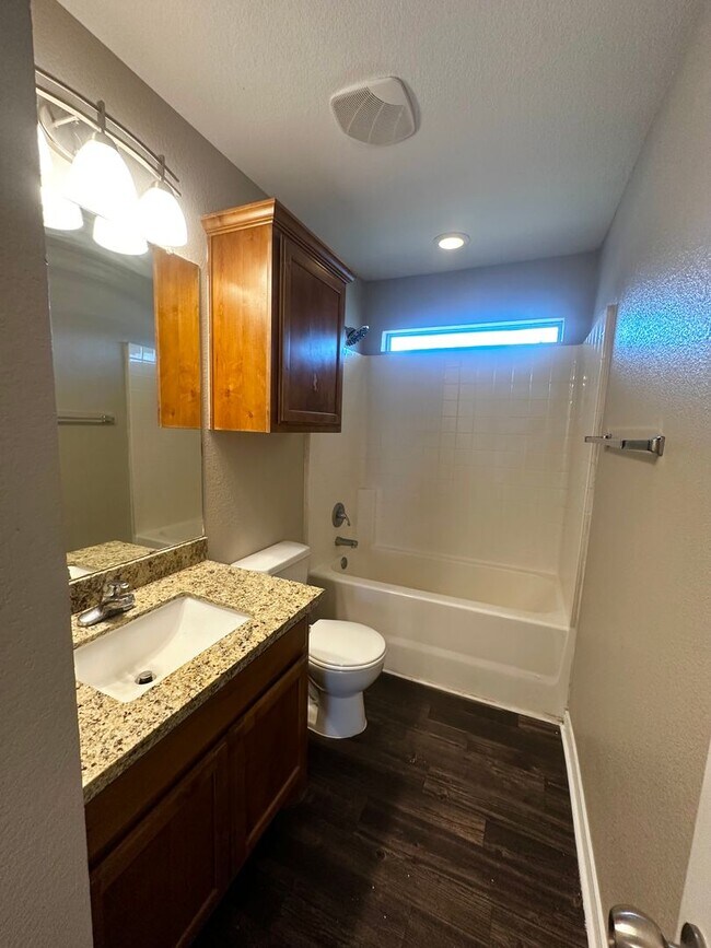 Building Photo - 2527 Pascal Ct