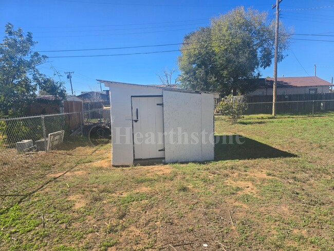 Building Photo - 316 N Walnut St