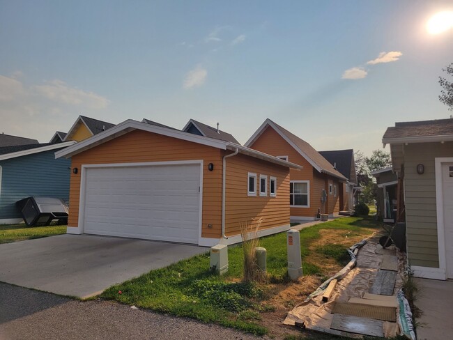 Building Photo - Adorable Single-Family Home in Valley West!!