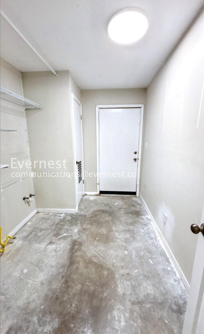 Building Photo - 208 Panther Path