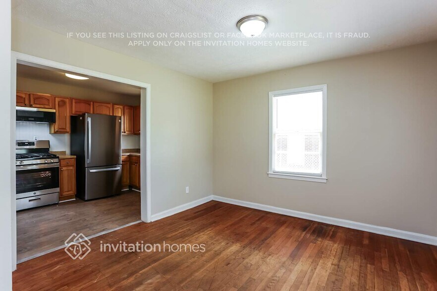 Building Photo - 2121 Cherry Ln