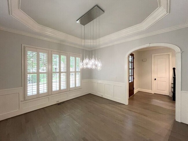 Building Photo - 535 Guilford Cir