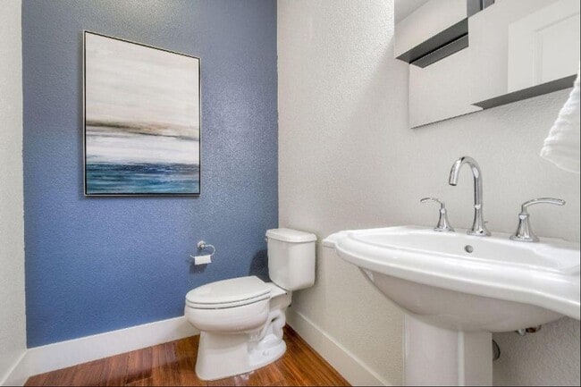 Building Photo - 405 Washington Square