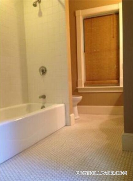 Building Photo - 151 Highland St