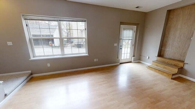 Building Photo - 834 S Main St