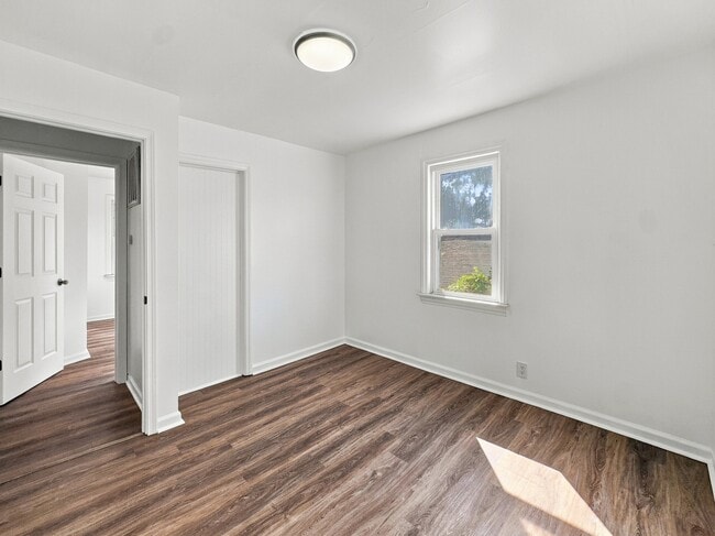 Building Photo - 2223 E Bergin Ave