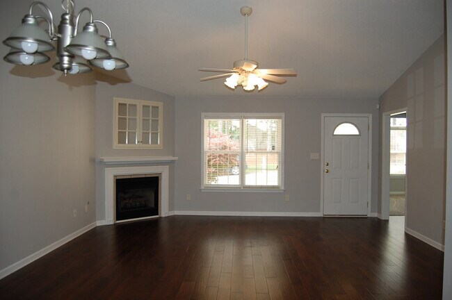 Building Photo - 31 Flower Break Rd