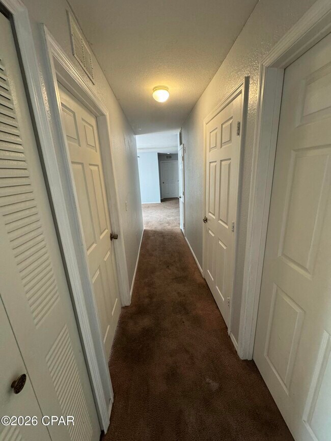 Building Photo - 303 Lighthouse Rd