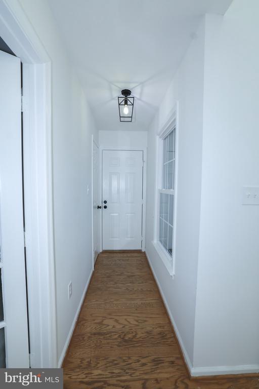 Building Photo - 47699 Whirlpool Square