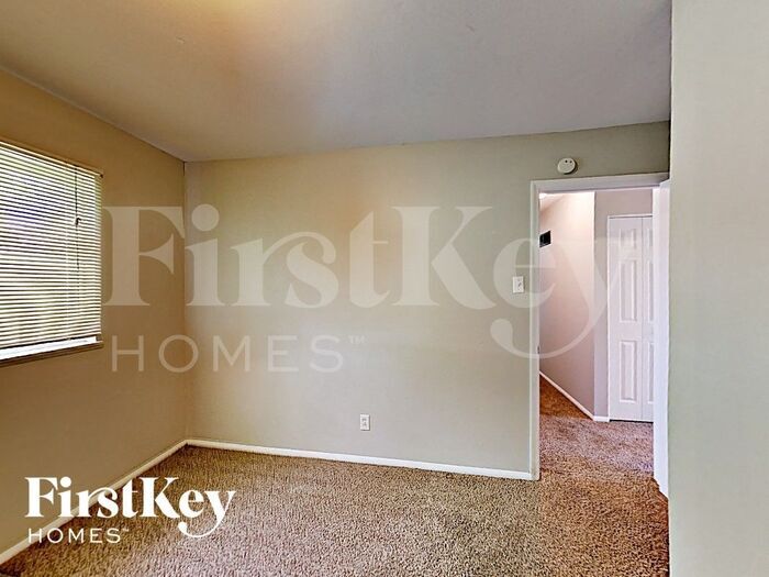 Building Photo - 1140 Estes Dr