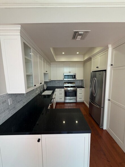 Building Photo - 1734 N Verdugo Rd