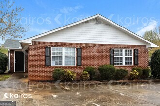 Building Photo - 415 Deer Park Dr