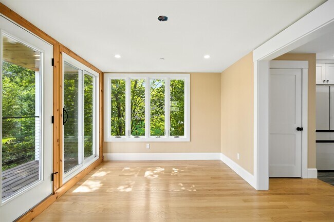 Building Photo - 8 Water St