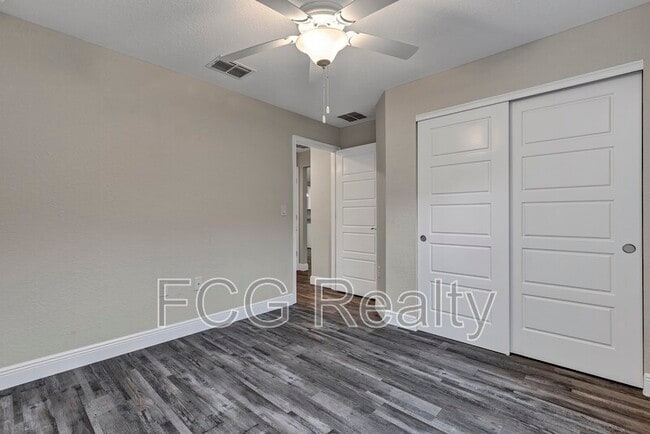 Building Photo - 4 Locust Drive Trail