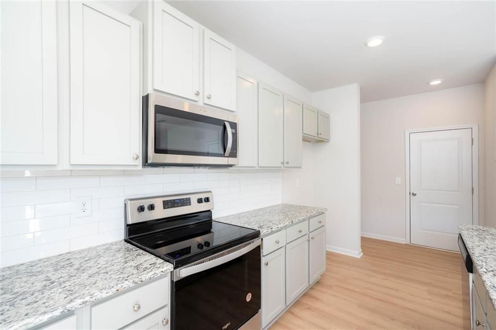 Building Photo - 242 Lookout Dr