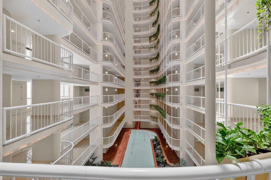 Building Photo - 1717 N Bayshore Dr
