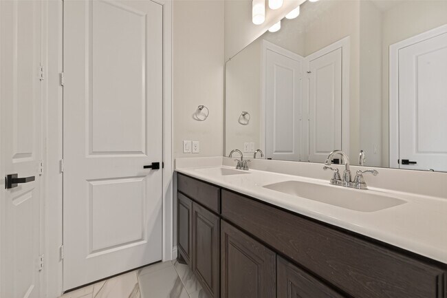 Building Photo - 616 Cape Capri Dr