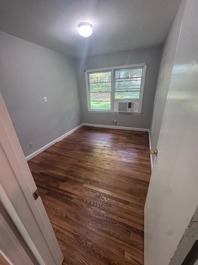 Building Photo - 412 Beechwood Cir
