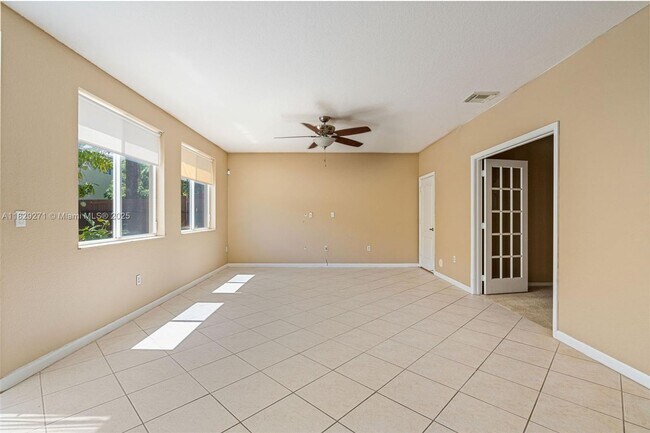 Building Photo - 20530 NW 12th Ct