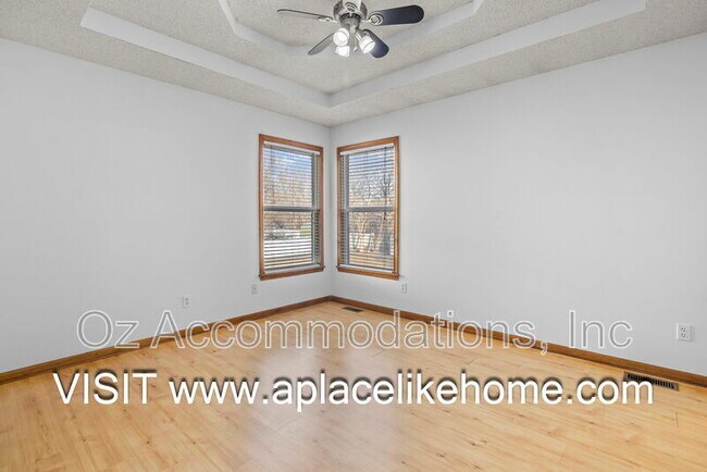 Building Photo - 313 S Darrowby Dr