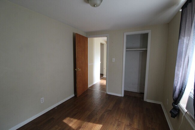 Building Photo - Private Home on 3 acres available now!