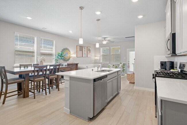 Building Photo - 17466 Buckeye Br