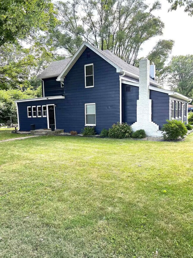 Building Photo - 6063 Station Way
