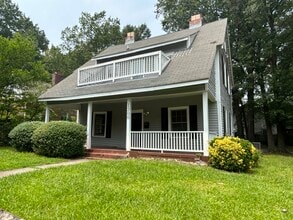 Building Photo - 1300 Green St