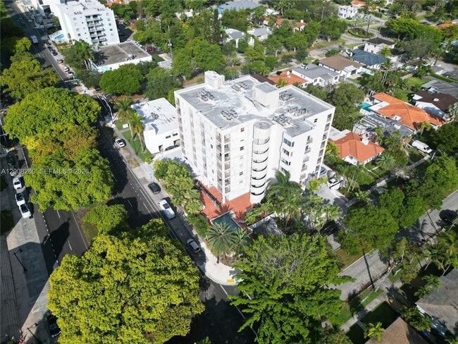 Building Photo - 2400 SW 3rd Ave