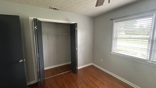 Building Photo - One Level House in Madison Heights