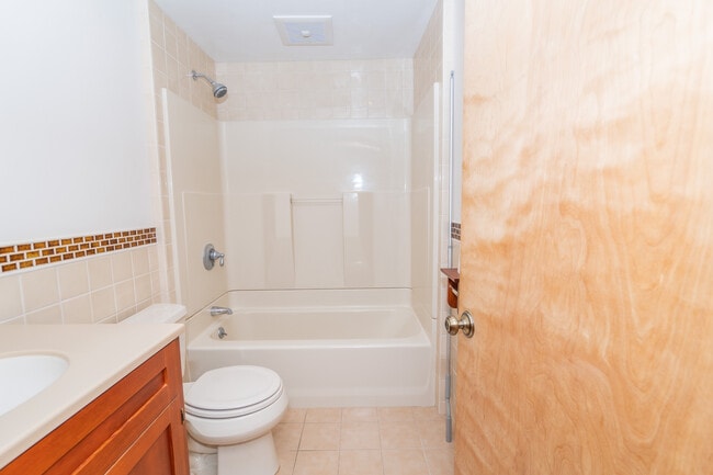 Building Photo - 137A Kingstown Rd