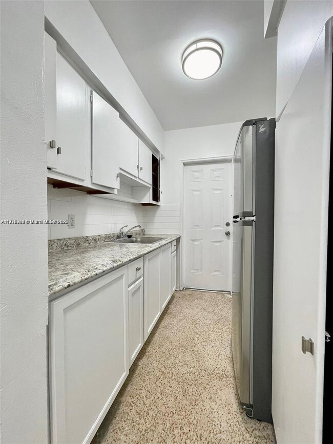 Building Photo - 780 81st St