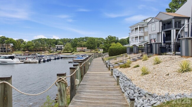 Building Photo - 18865 Vineyard Point Ln