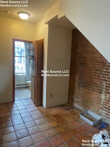 Building Photo - 31 Fort Ave