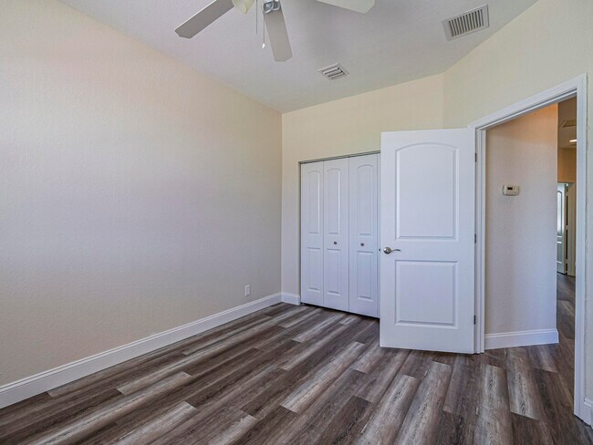 Building Photo - 5605 Spanish River Rd