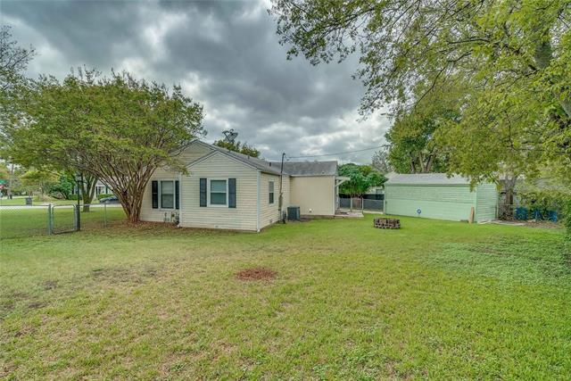 Building Photo - 7400 Llano Ave